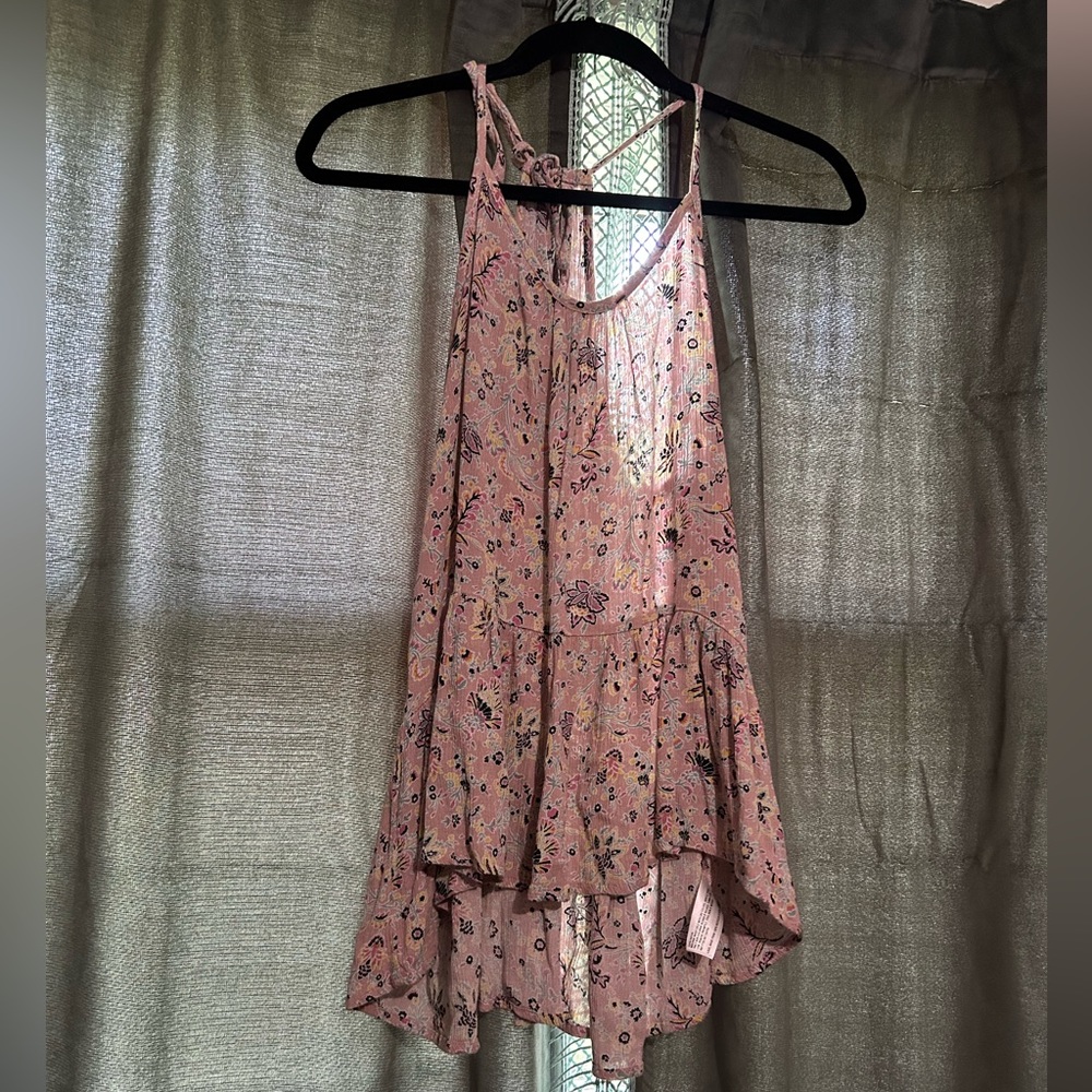 Mission Supply CO floral top. Size small and brand new condition.